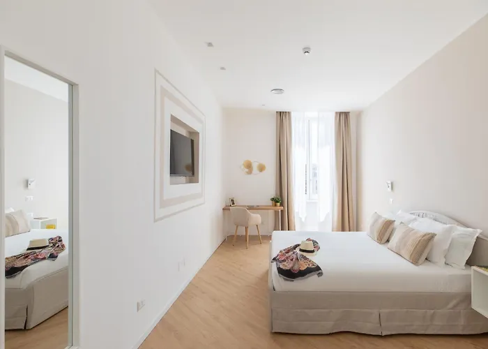 Iflat La Dolce - Contemporary Luxury In *